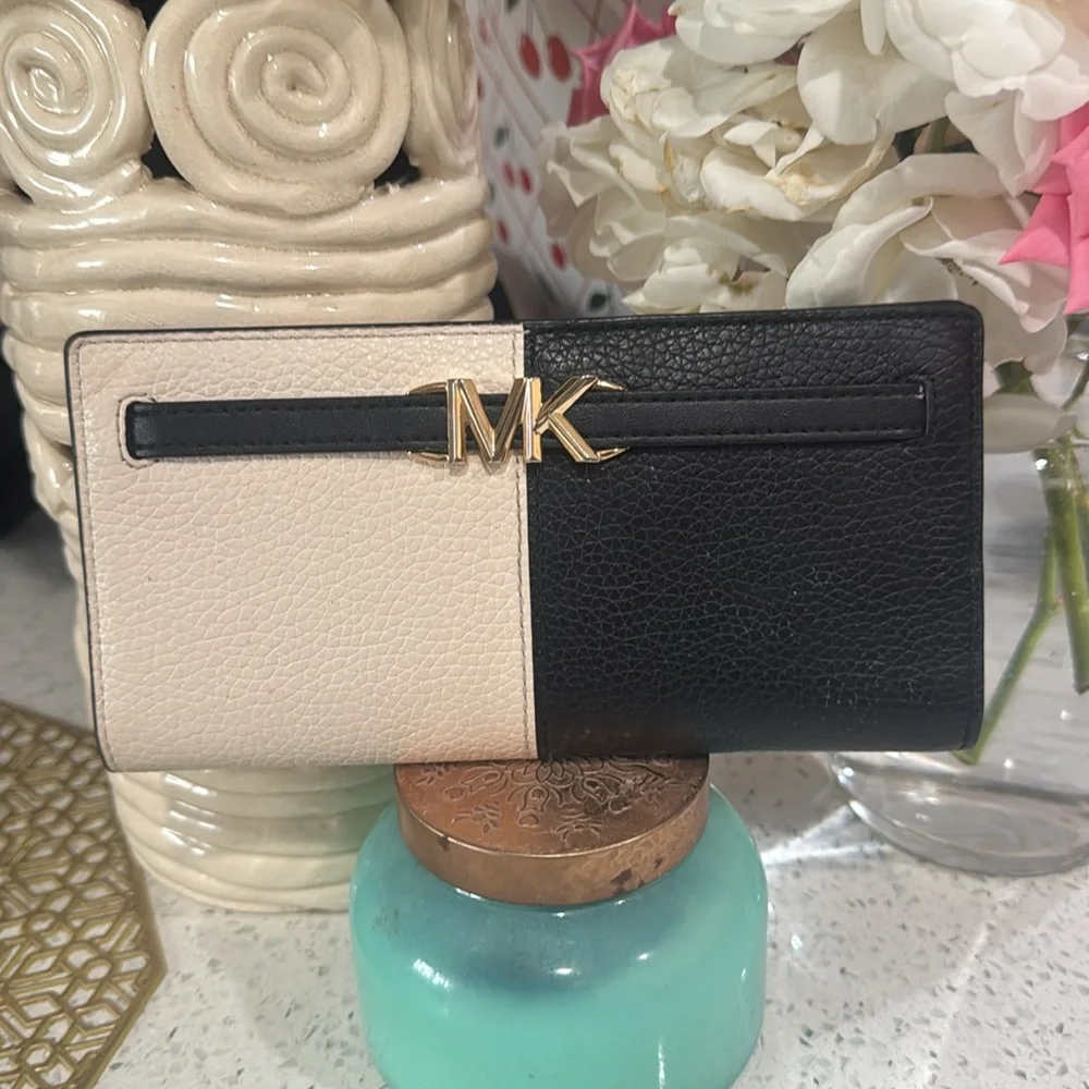 🖤Reed Large Two-Tone Pebbled Leather Wallet - Picture 8 of 12